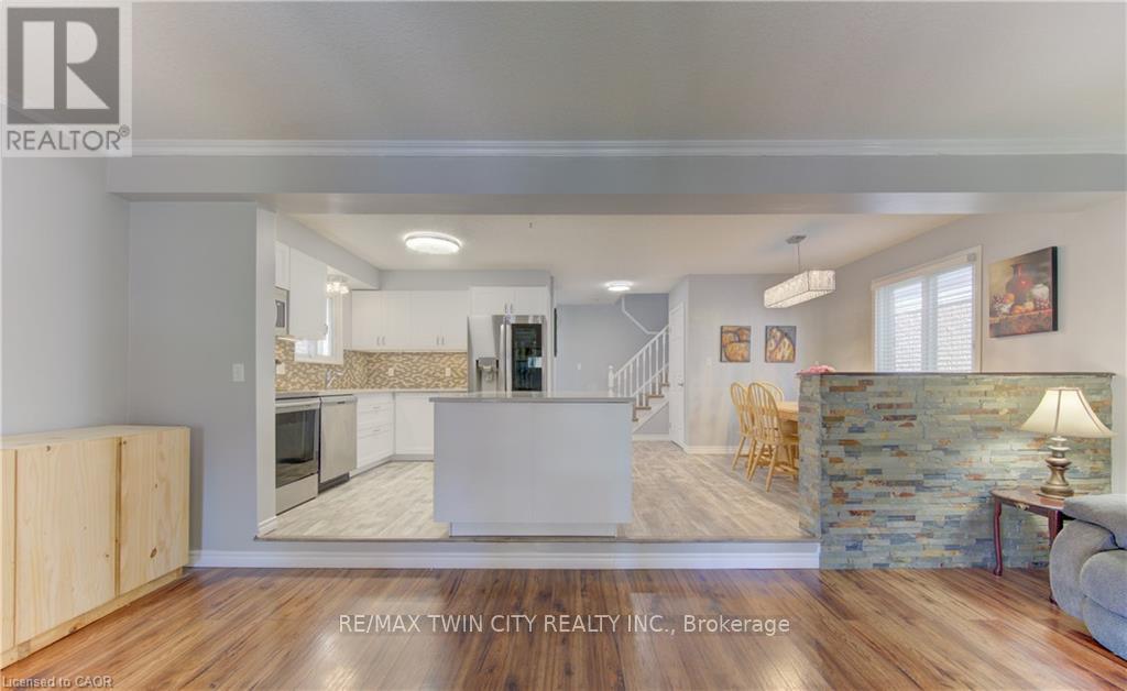 39 Chantilly Street, Kitchener, Ontario  N2R 1V7 - Photo 10 - X13449920