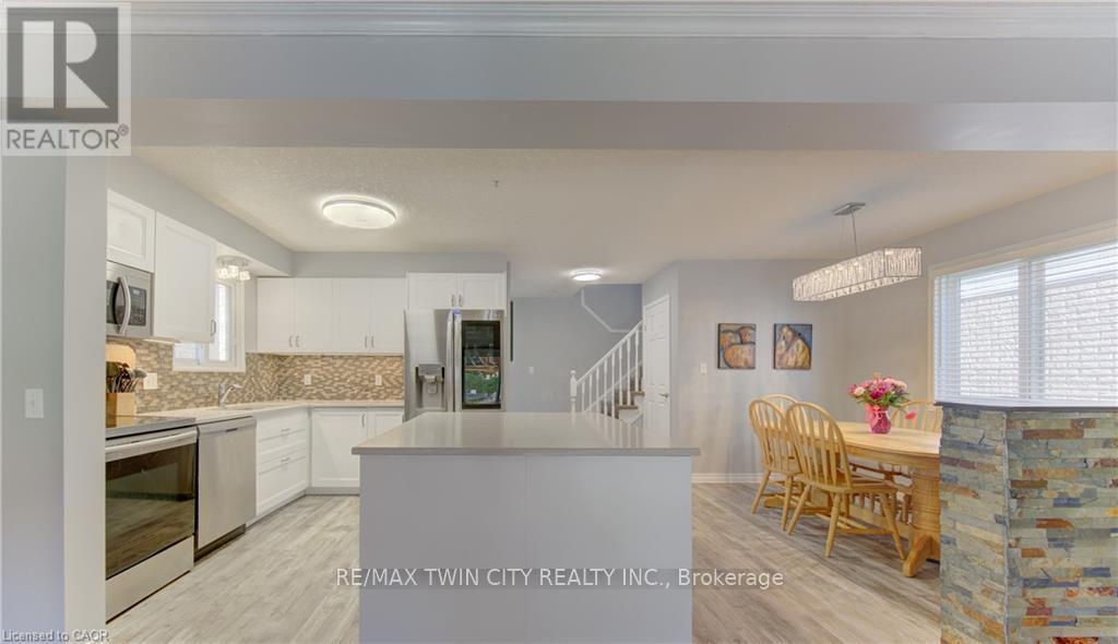 39 Chantilly Street, Kitchener, Ontario  N2R 1V7 - Photo 12 - X13449920