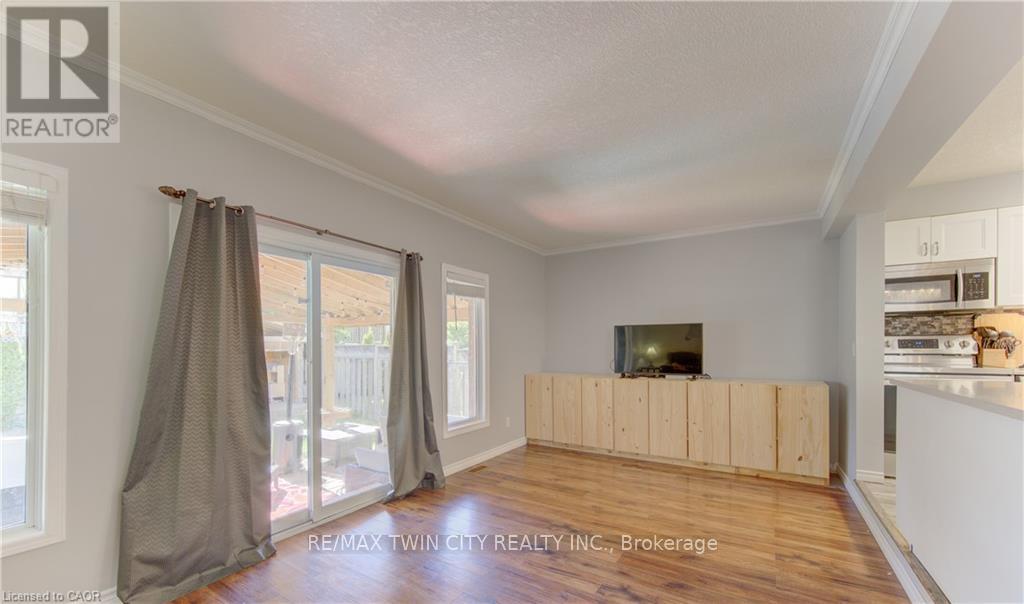 39 Chantilly Street, Kitchener, Ontario  N2R 1V7 - Photo 14 - X13449920