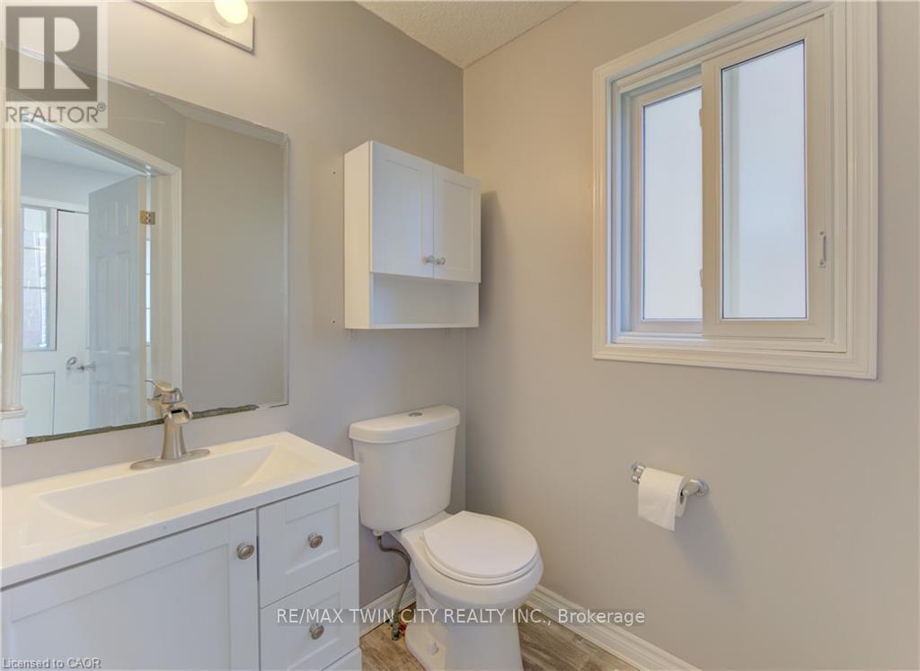 39 Chantilly Street, Kitchener, Ontario  N2R 1V7 - Photo 18 - X13449920