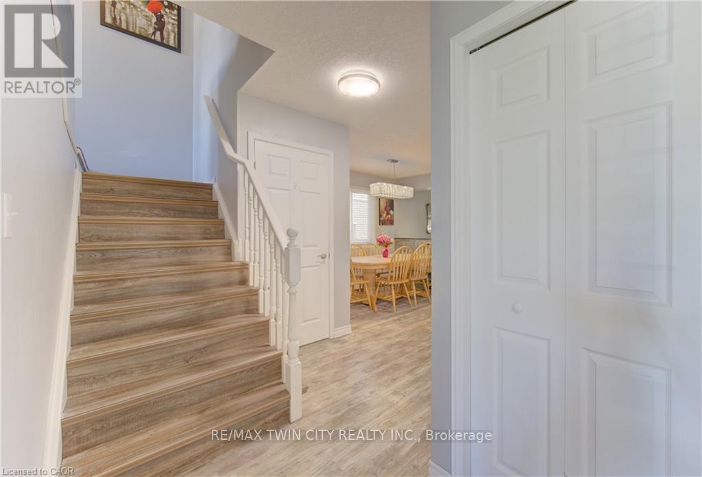 39 Chantilly Street, Kitchener, Ontario  N2R 1V7 - Photo 2 - X13449920