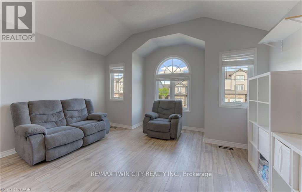 39 Chantilly Street, Kitchener, Ontario  N2R 1V7 - Photo 20 - X13449920