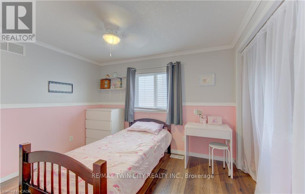 39 Chantilly Street, Kitchener, Ontario  N2R 1V7 - Photo 25 - X13449920