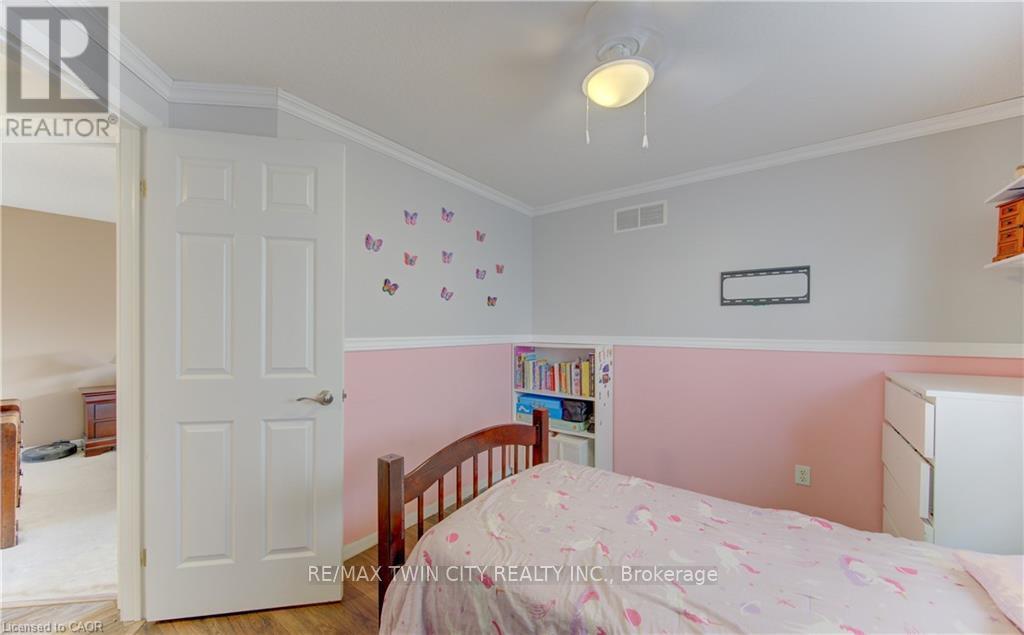 39 Chantilly Street, Kitchener, Ontario  N2R 1V7 - Photo 26 - X13449920