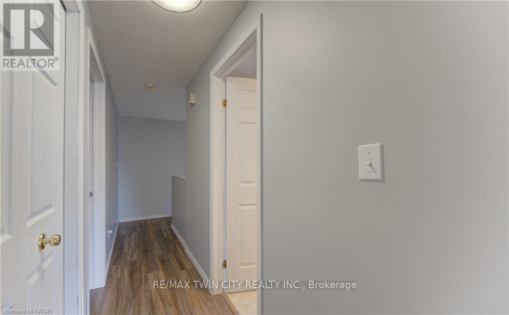 39 Chantilly Street, Kitchener, Ontario  N2R 1V7 - Photo 27 - X13449920