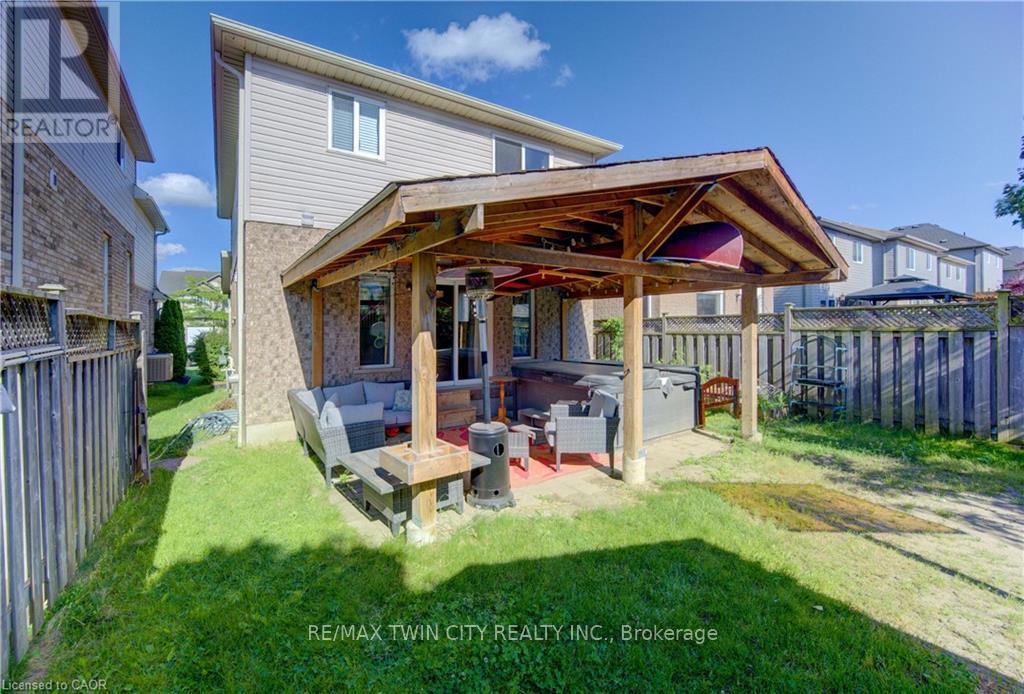39 Chantilly Street, Kitchener, Ontario  N2R 1V7 - Photo 35 - X13449920