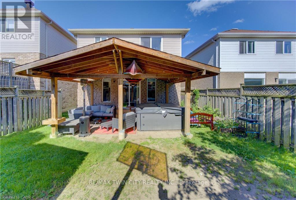 39 Chantilly Street, Kitchener, Ontario  N2R 1V7 - Photo 36 - X13449920