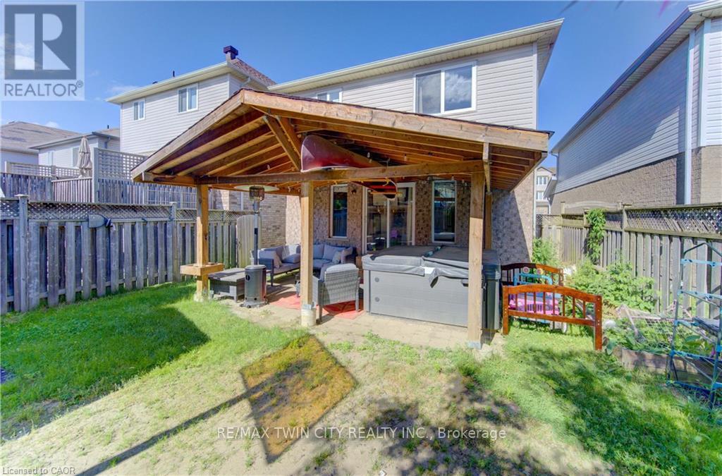 39 Chantilly Street, Kitchener, Ontario  N2R 1V7 - Photo 37 - X13449920