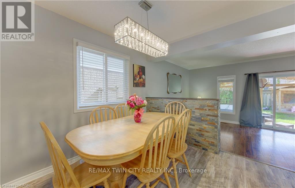 39 Chantilly Street, Kitchener, Ontario  N2R 1V7 - Photo 6 - X13449920