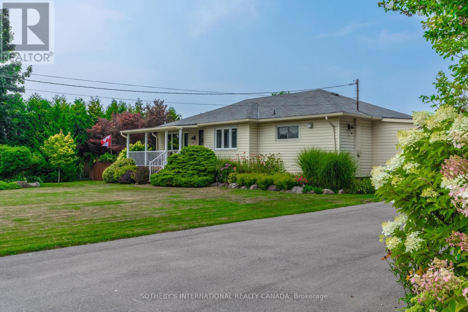 202 Hunter Road, Niagara-On-The-Lake, Ontario  L0S 1J0 - Photo 2 - X13449964