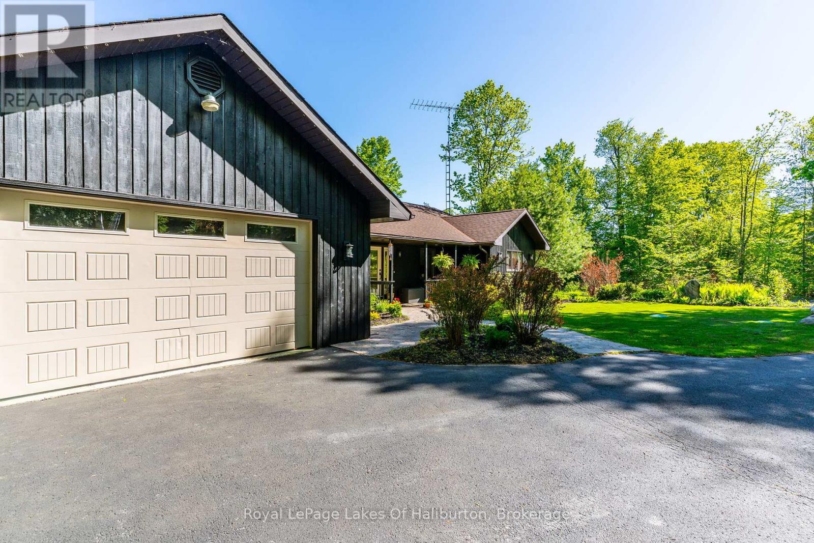 2697 Kashagawigamog Lake Road, Dysart Et Al, Ontario  K0M 1S0 - Photo 38 - X13450048