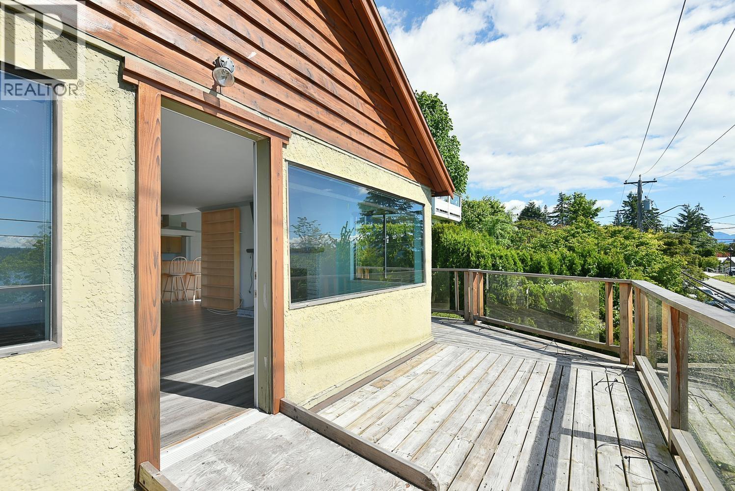511 S Fletcher Road, Gibsons, British Columbia  V0N 1V8 - Photo 10 - R3136333