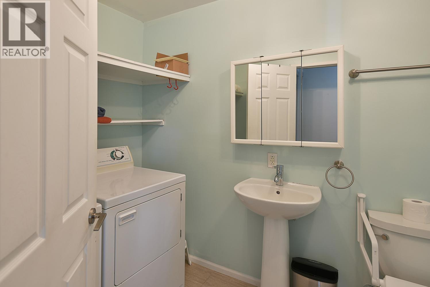 511 S Fletcher Road, Gibsons, British Columbia  V0N 1V8 - Photo 13 - R3136333