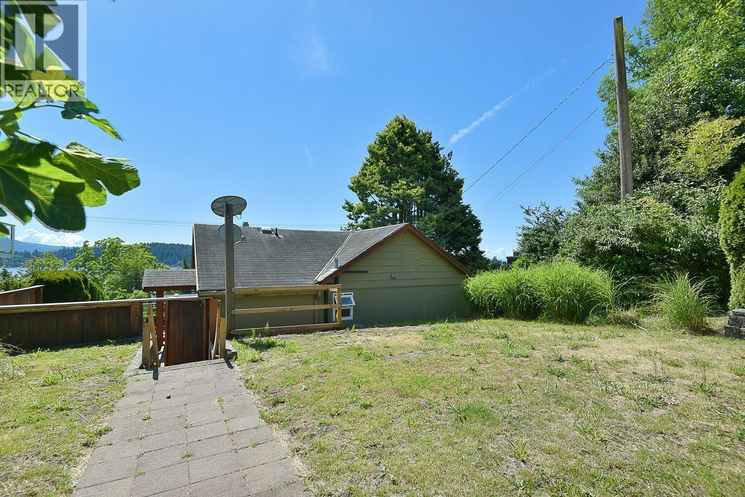 511 S Fletcher Road, Gibsons, British Columbia  V0N 1V8 - Photo 19 - R3136333