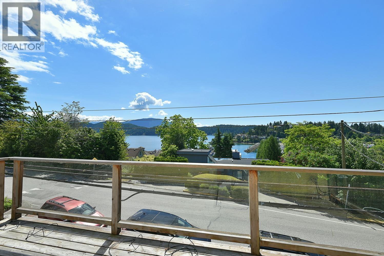 511 S Fletcher Road, Gibsons, British Columbia  V0N 1V8 - Photo 8 - R3136333