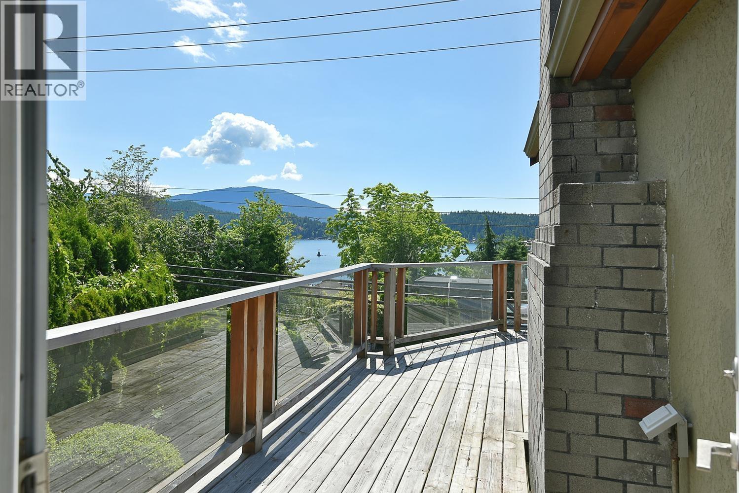 511 S Fletcher Road, Gibsons, British Columbia  V0N 1V8 - Photo 9 - R3136333