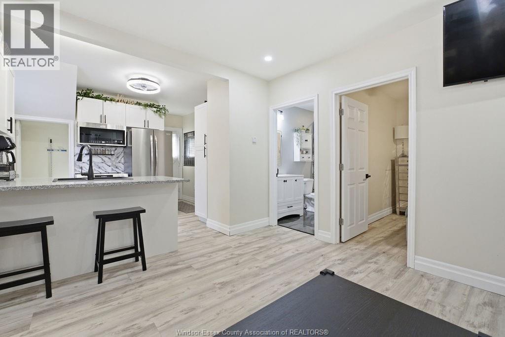 3635 Peter Street, Windsor, Ontario N9C 1J8 - Photo 7 - 26014234