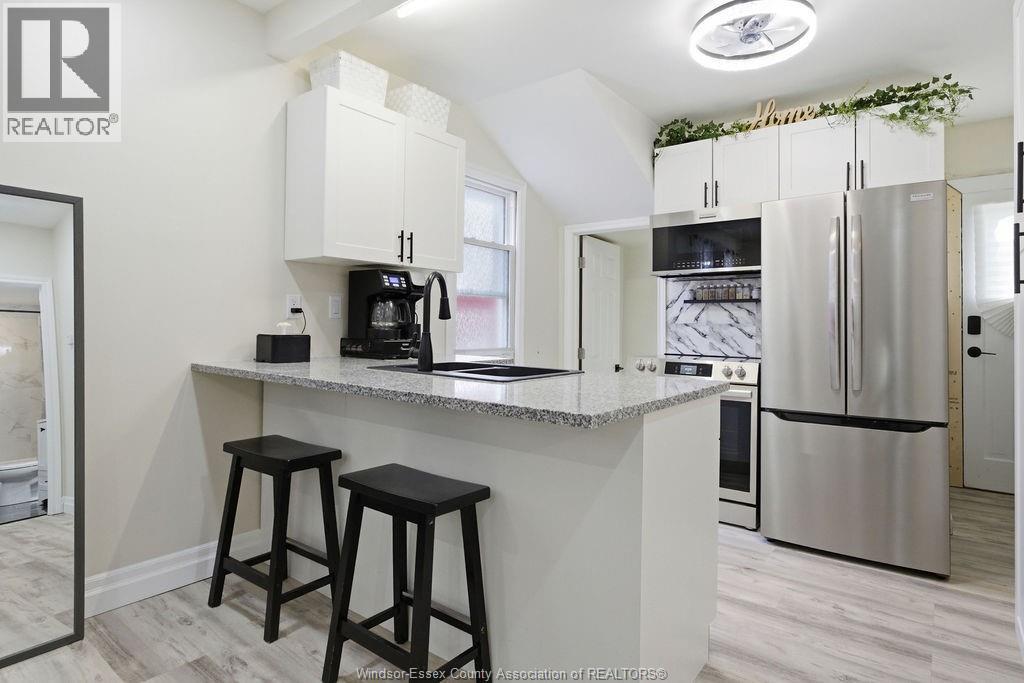 3635 Peter Street, Windsor, Ontario N9C 1J8 - Photo 9 - 26014234