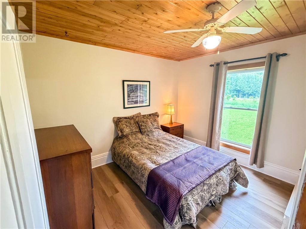 209 Cress, Mindemoya, Ontario  P0P 1S0 - Photo 11 - 2128528