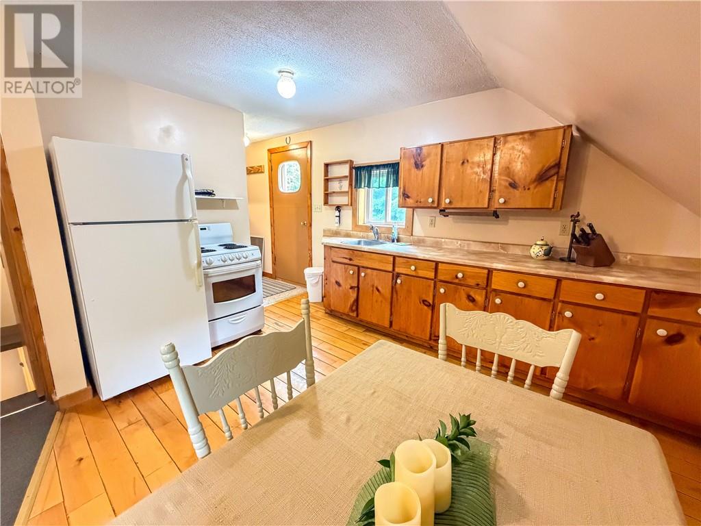 209 Cress, Mindemoya, Ontario  P0P 1S0 - Photo 19 - 2128528