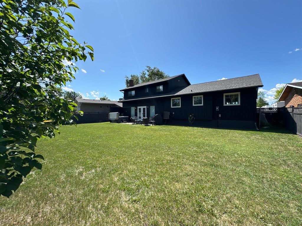 12 Parkway Drive, Swan River, Manitoba  R0L 1Z0 - Photo 2 - 202603274