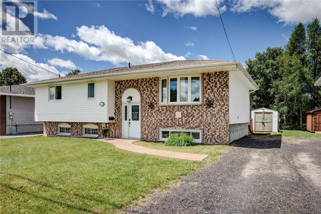 3855 Swanson, Val Caron, Ontario  P3N 1J4 - Photo 2 - 2128557