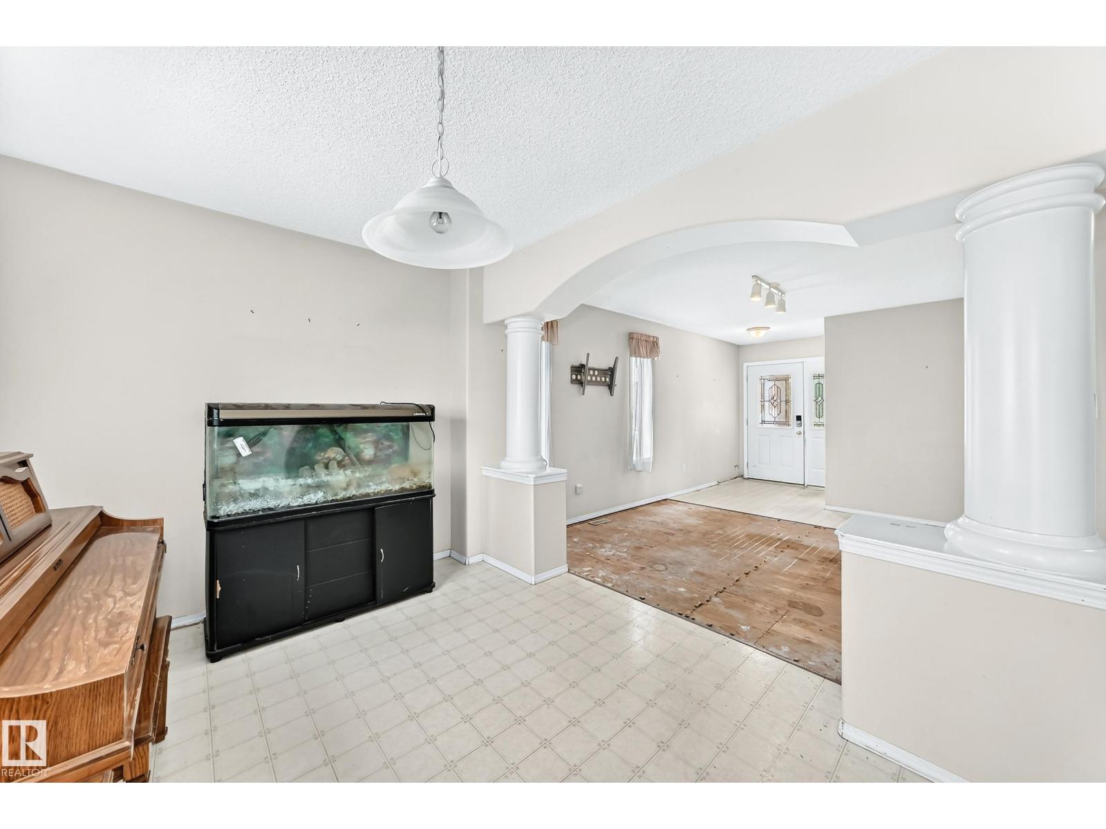 15826 67b St Nw, Edmonton, Alberta  T5Z 3A8 - Photo 5 - E4493878