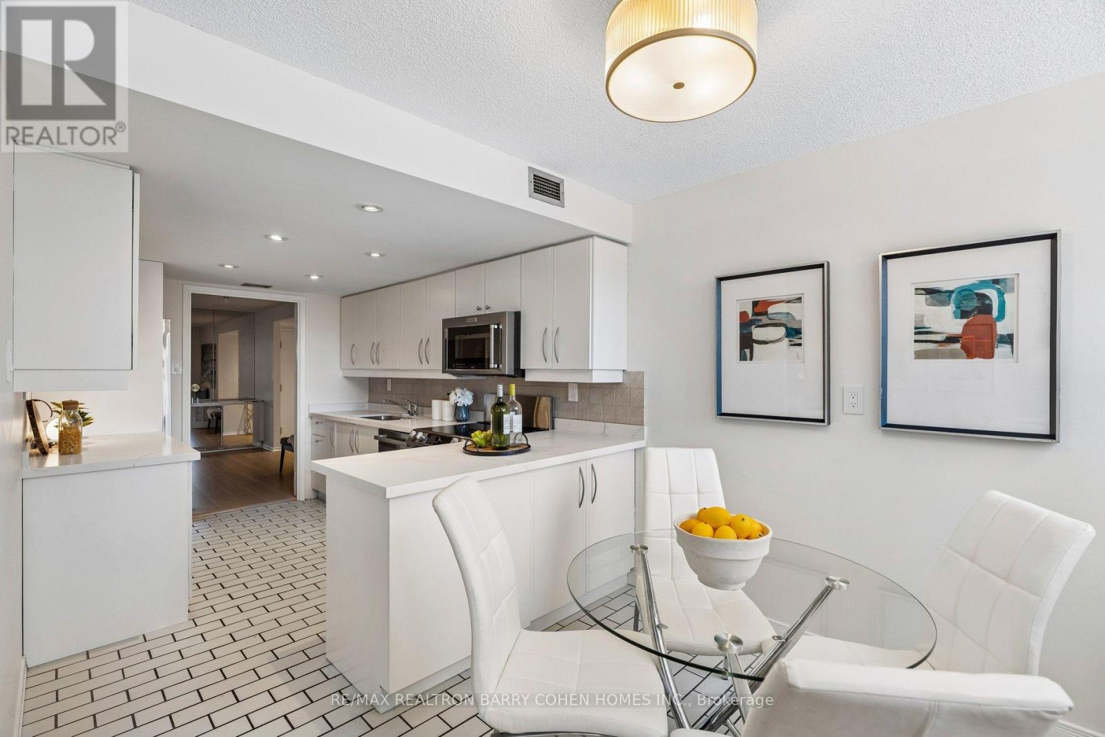 301 - 360 Bloor Street E, Toronto, Ontario  M4W 3M3 - Photo 22 - C13450144