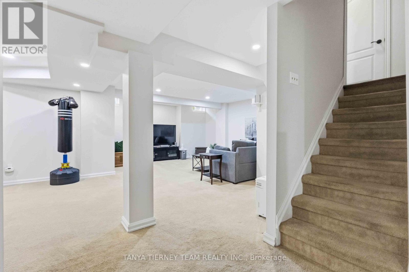 64 Tunney Place, Whitby, Ontario  L1M 2G5 - Photo 37 - E13450000