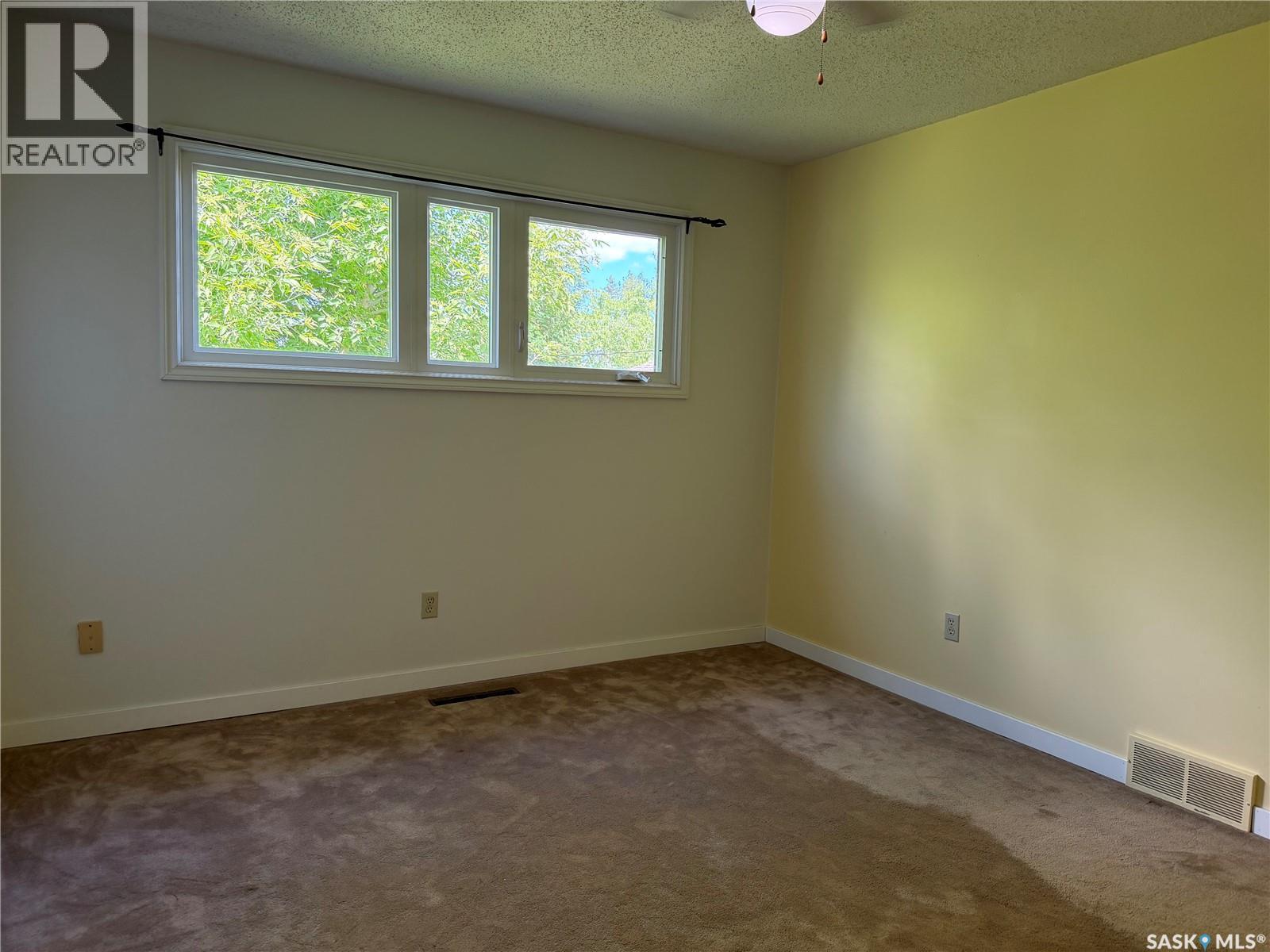 110 Hatton Avenue E, Melfort, Saskatchewan  S0E 1A0 - Photo 13 - SK030774