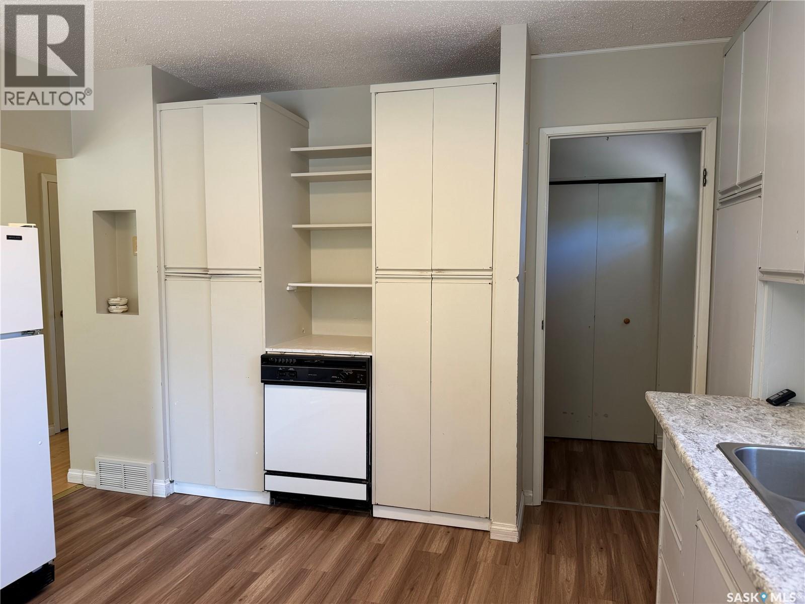 110 Hatton Avenue E, Melfort, Saskatchewan  S0E 1A0 - Photo 4 - SK030774