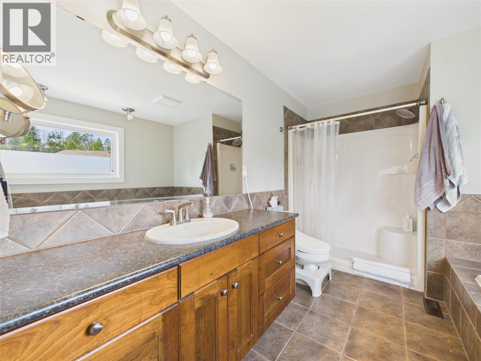 216 31st Avenue S, Cranbrook, British Columbia V1C 5W5 - Photo 33 - 10391408