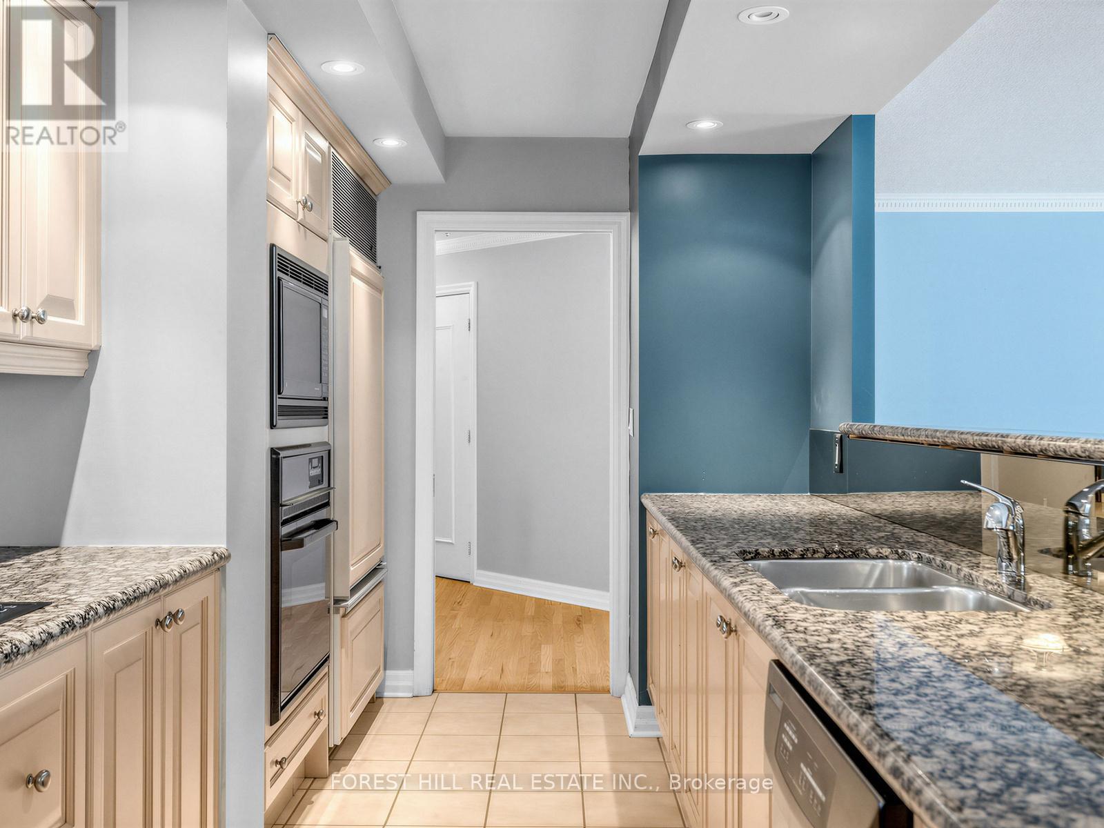 412 - 2727 Yonge Street, Toronto, Ontario  M4N 3R6 - Photo 11 - C13425990