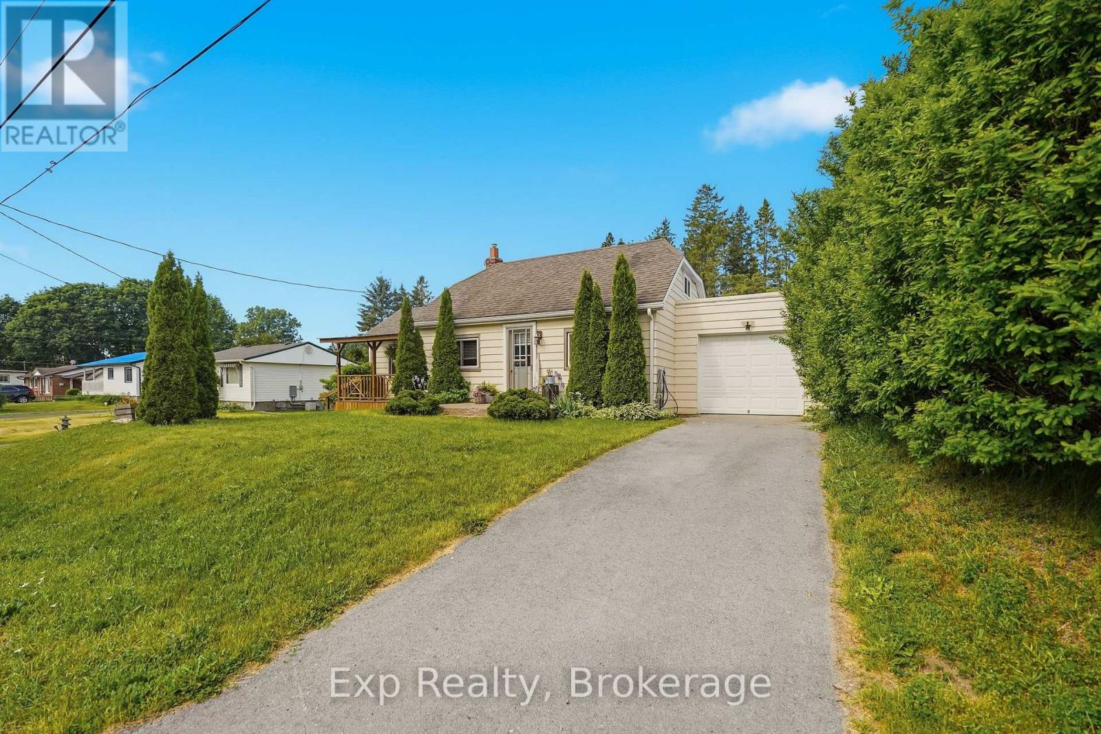 34 South Park Street, Quinte West, Ontario  K0K 2C0 - Photo 3 - X13450292