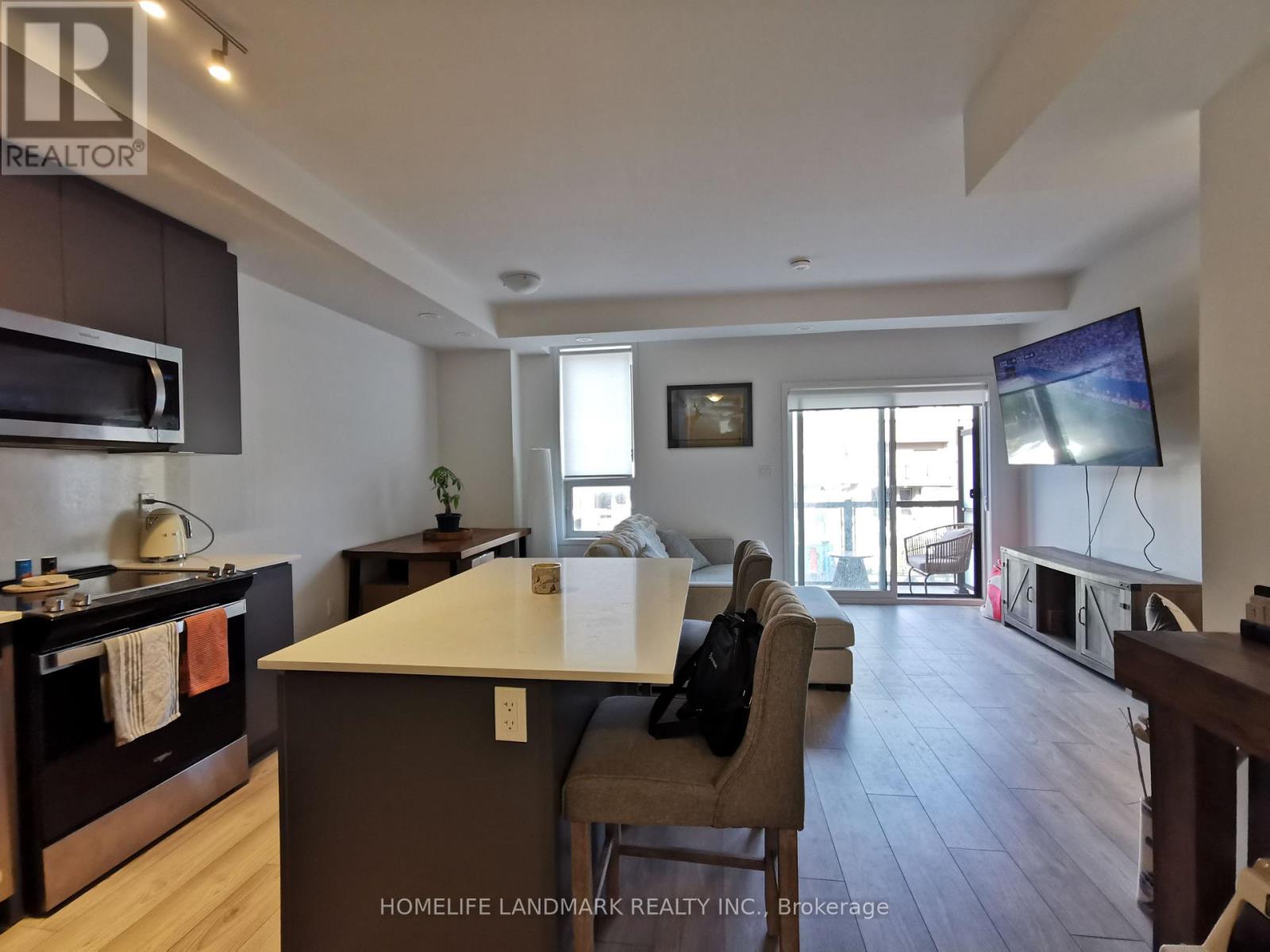 21 - 11 Lytham Green Circle, Newmarket, Ontario  L3Y 0H3 - Photo 2 - N13450030