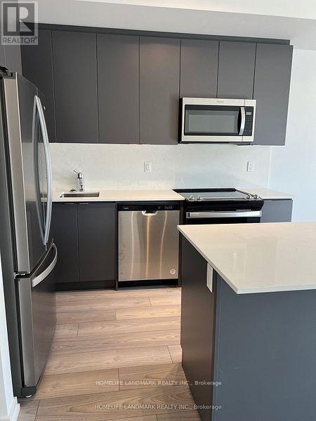 21 - 11 Lytham Green Circle, Newmarket, Ontario  L3Y 0H3 - Photo 3 - N13450030