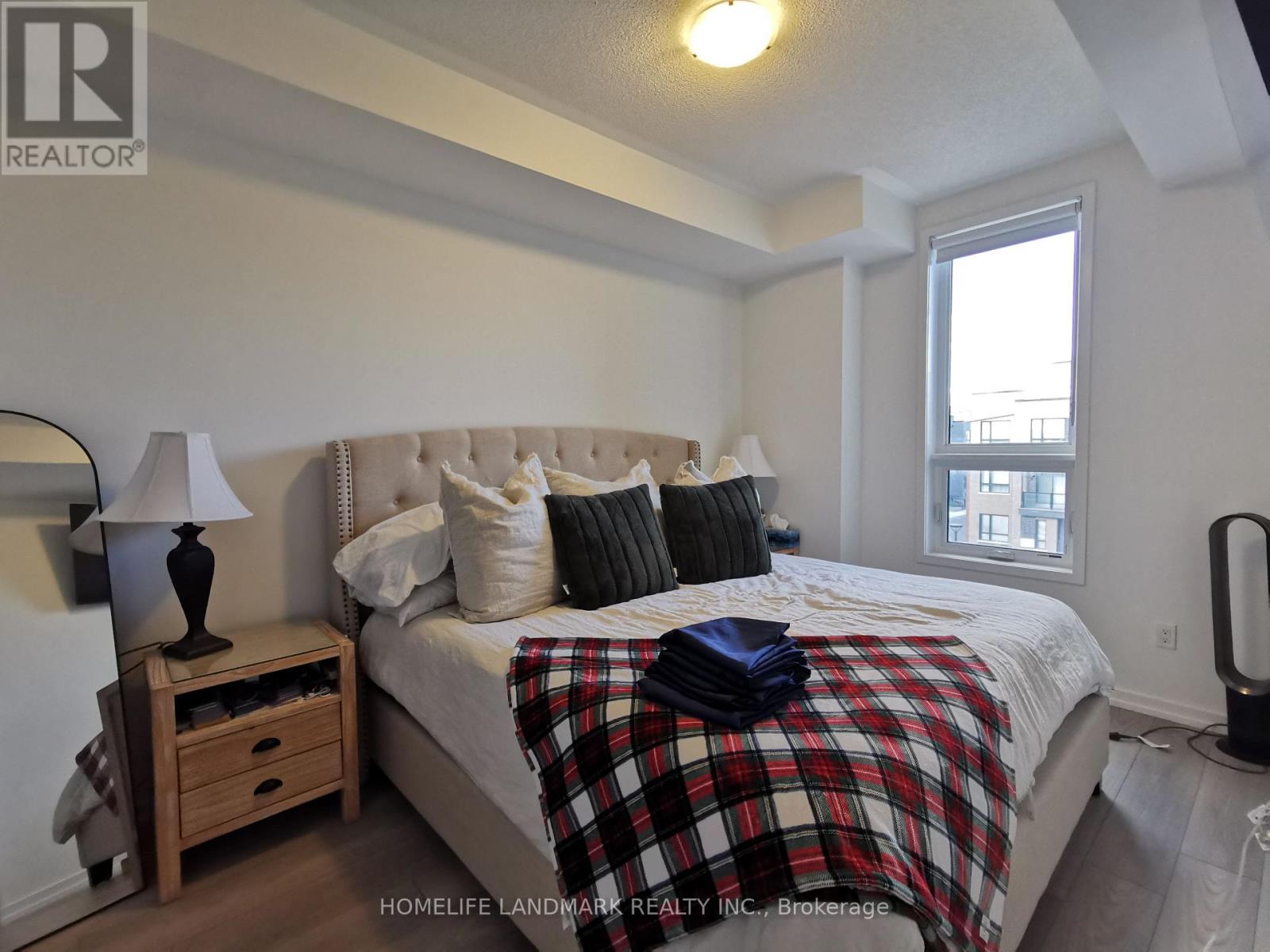 21 - 11 Lytham Green Circle, Newmarket, Ontario  L3Y 0H3 - Photo 6 - N13450030