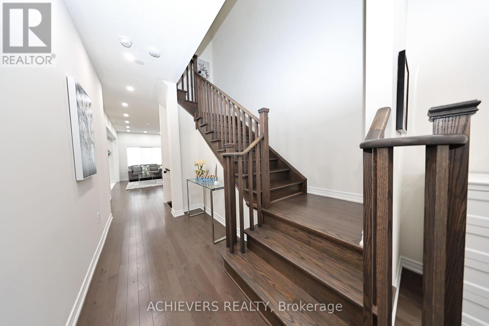 54 Veterans Street, Bradford West Gwillimbury, Ontario  L3A 4L4 - Photo 35 - N13450118