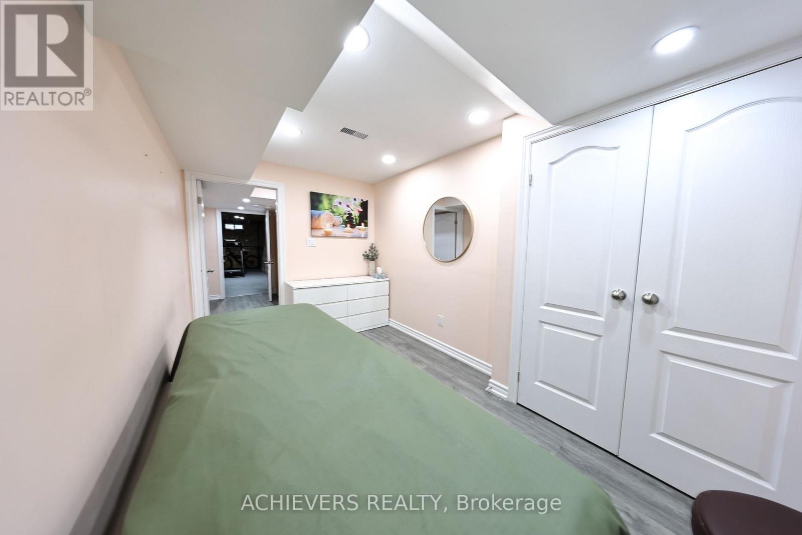 54 Veterans Street, Bradford West Gwillimbury, Ontario  L3A 4L4 - Photo 40 - N13450118