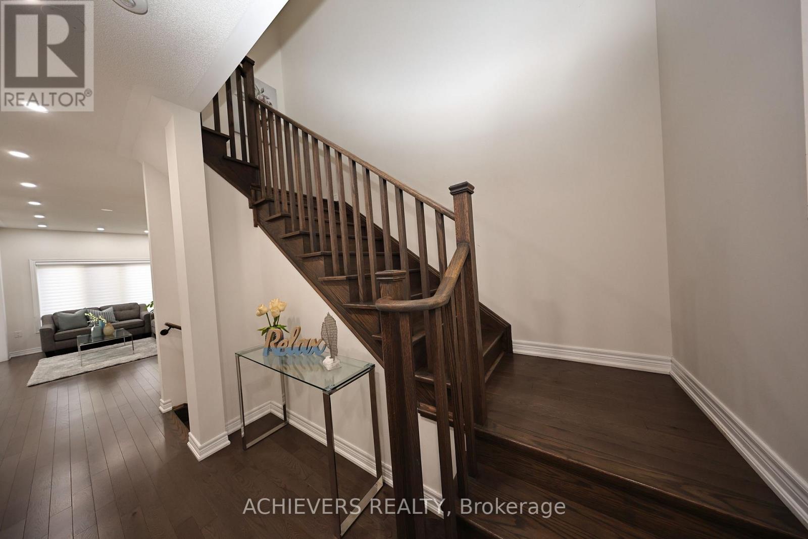 54 Veterans Street, Bradford West Gwillimbury, Ontario  L3A 4L4 - Photo 6 - N13450118