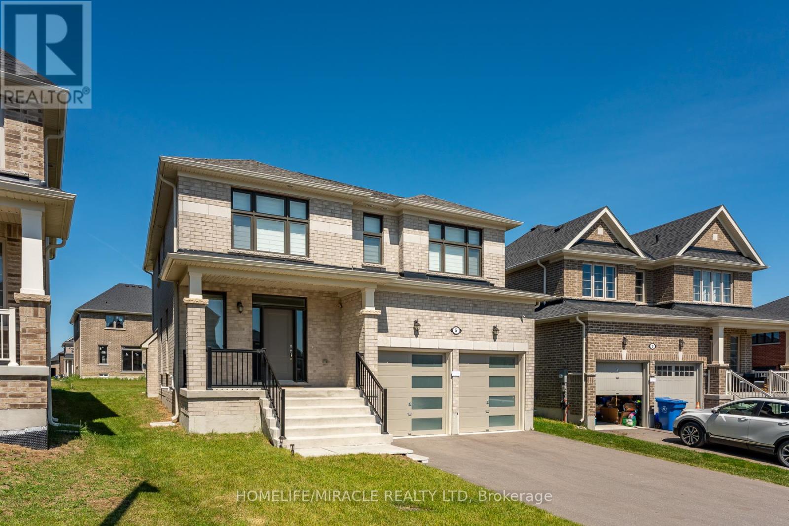 5 Ainslie Hill Crescent, Georgina, Ontario  L0E 1R0 - Photo 3 - N13450152