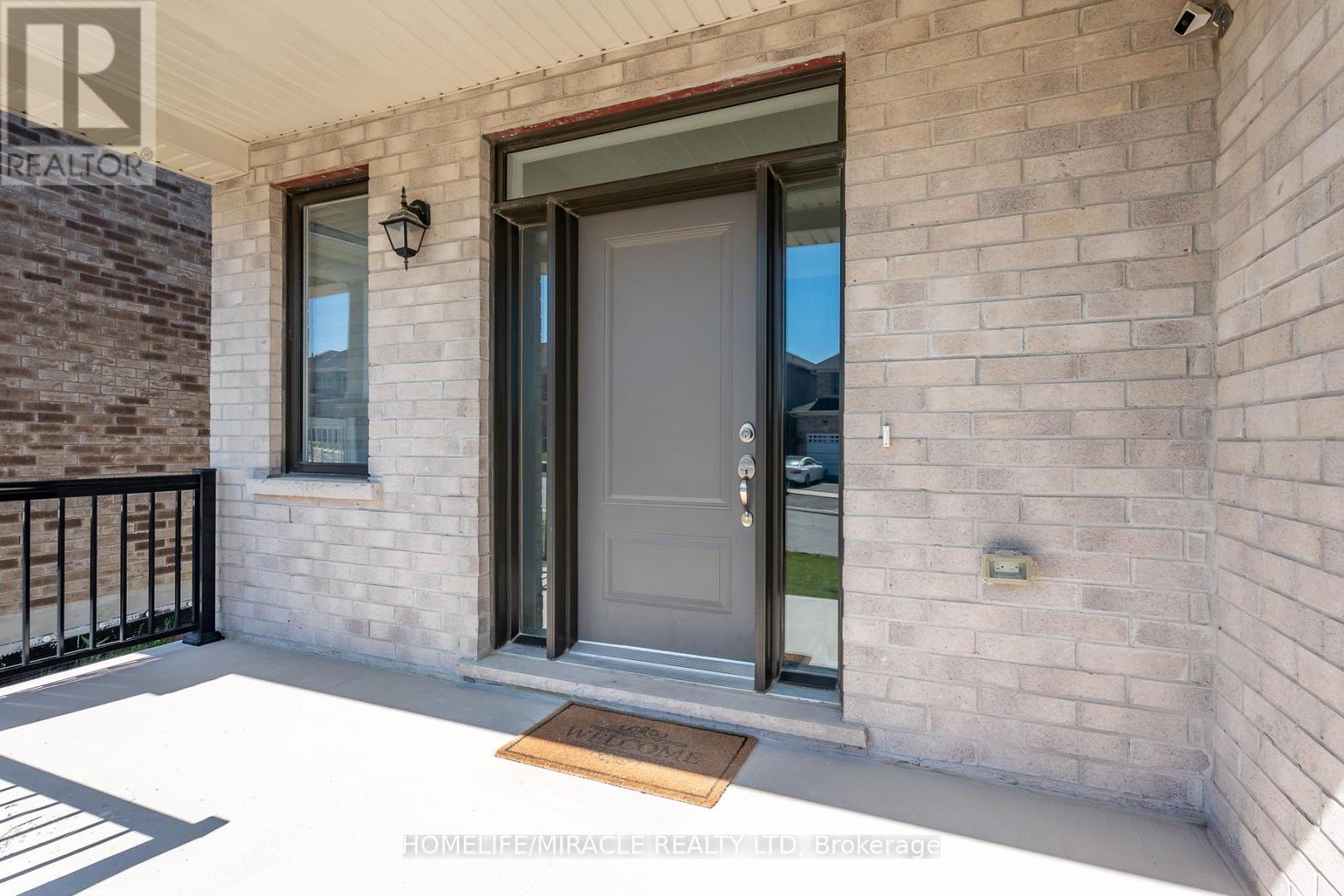 5 Ainslie Hill Crescent, Georgina, Ontario  L0E 1R0 - Photo 5 - N13450152