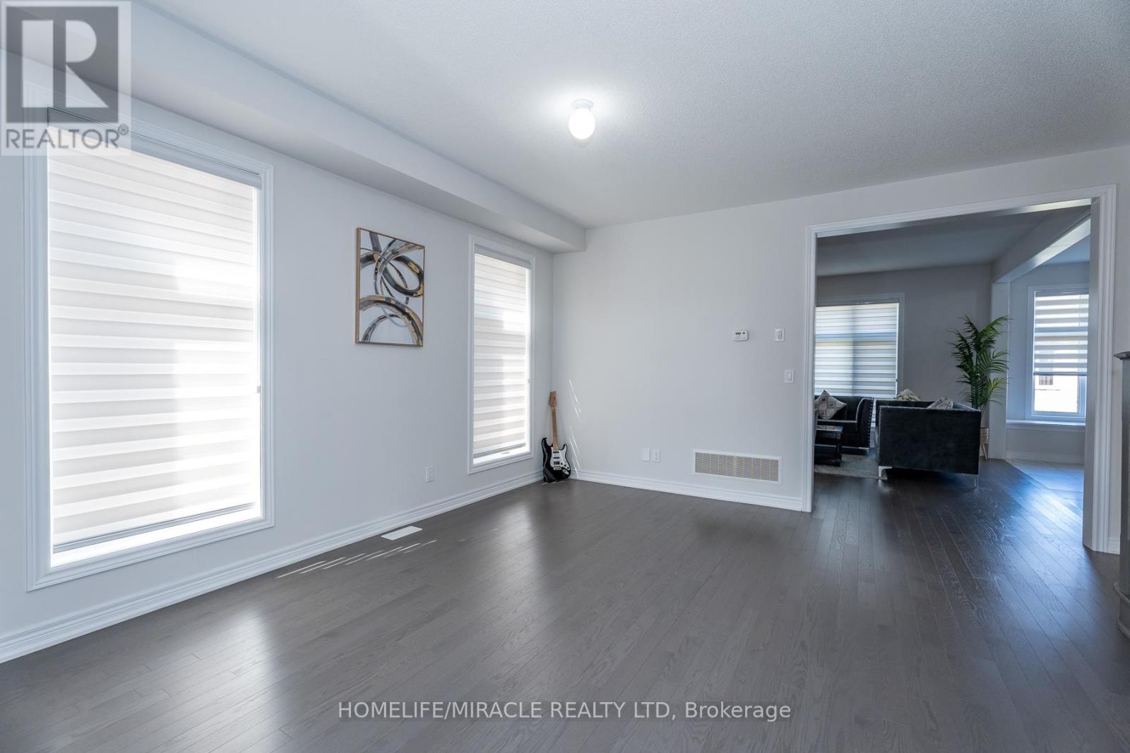 5 Ainslie Hill Crescent, Georgina, Ontario  L0E 1R0 - Photo 9 - N13450152
