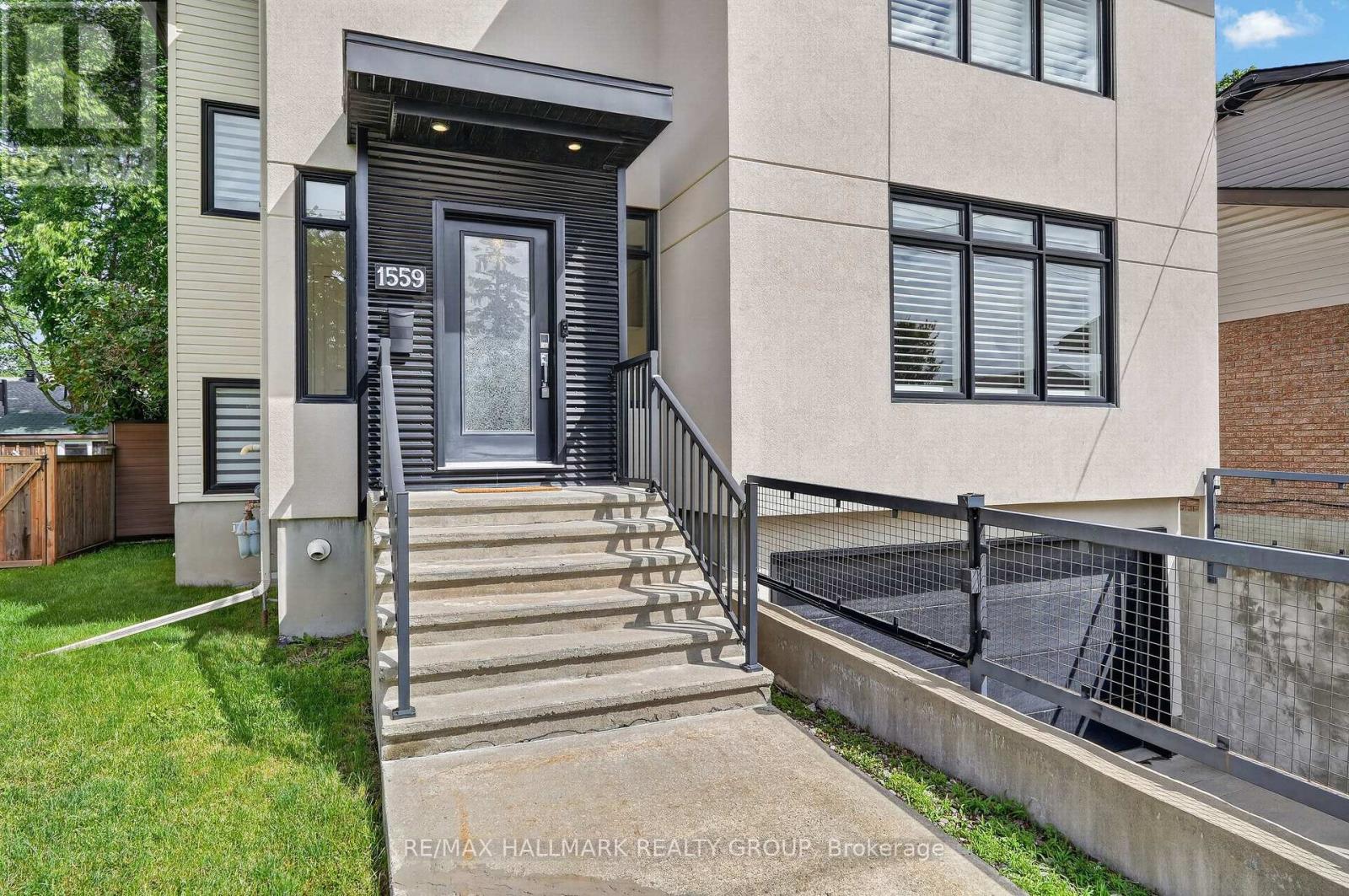 1559 Queensdale Avenue, Ottawa, Ontario  K1T 1J3 - Photo 3 - X13450346