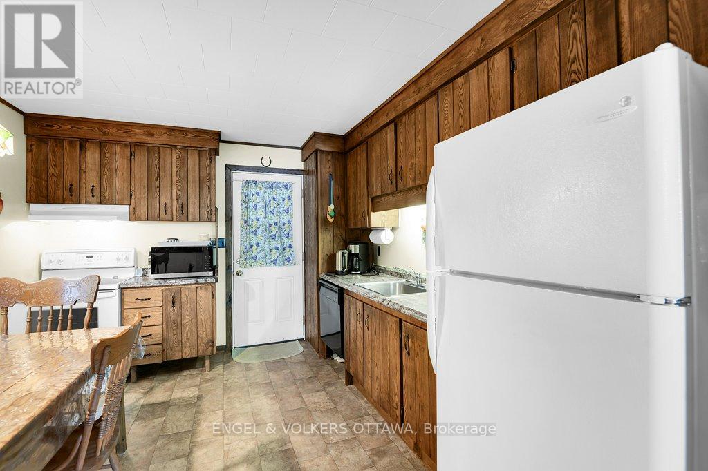 1054 Coutlee Point Lane, Frontenac, Ontario  K0H 2P0 - Photo 17 - X13450444
