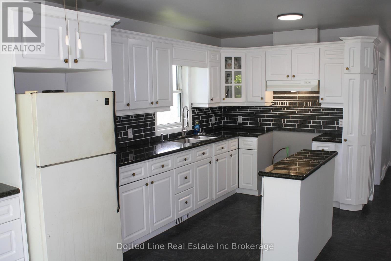 2831 Lakeshore Road, Norfolk, Ontario  N0E 1M0 - Photo 10 - X13450302