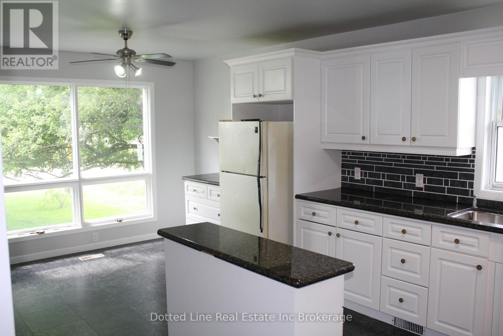 2831 Lakeshore Road, Norfolk, Ontario  N0E 1M0 - Photo 11 - X13450302