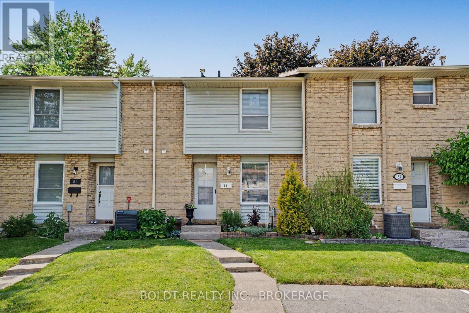 52 - 242 LAKEPORT ROAD, St. Catharines, Ontario
