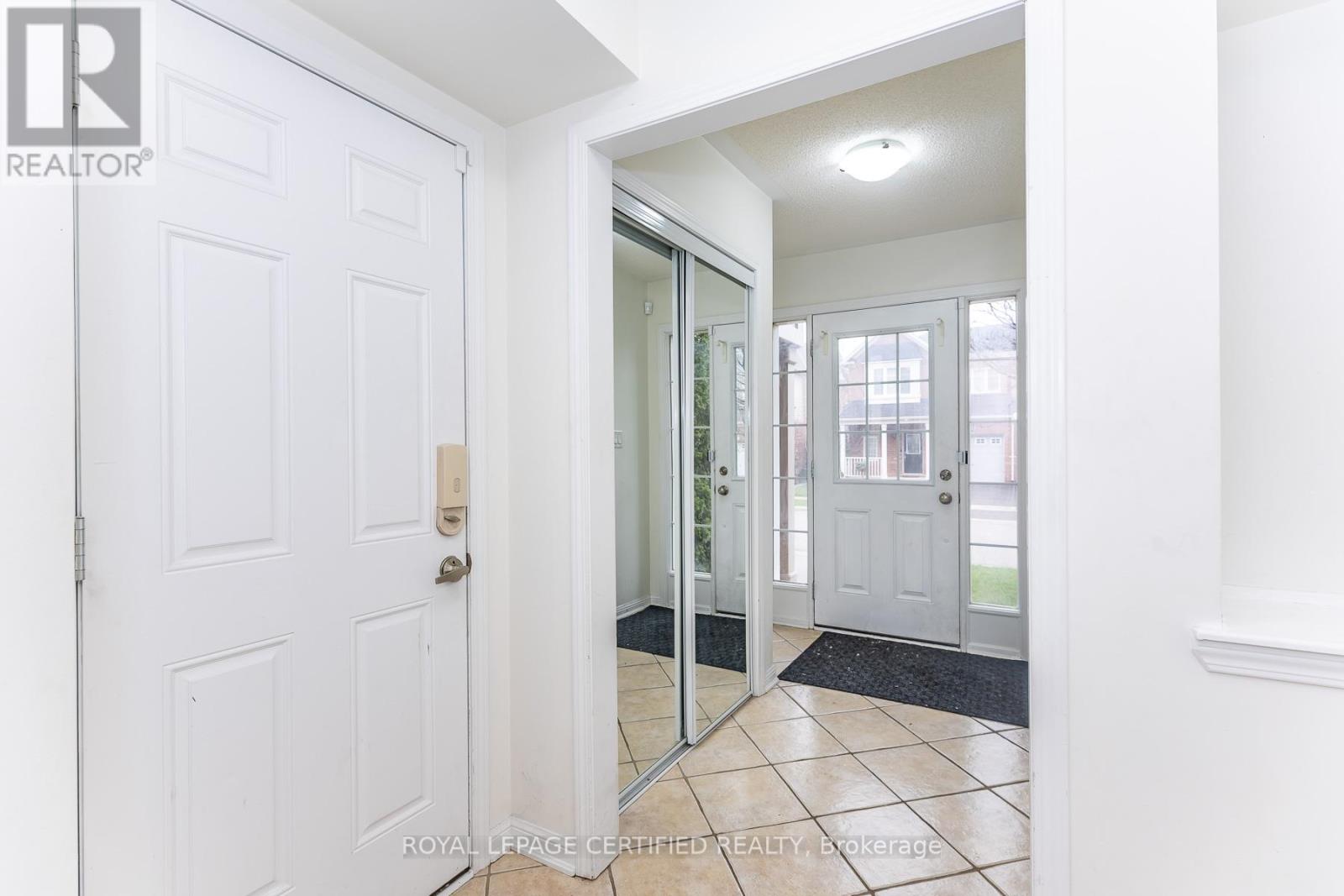 561 Speyer Circle, Milton, Ontario  L9T 0Y1 - Photo 4 - W13449984