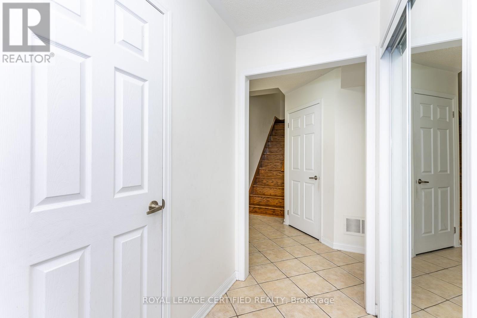 561 Speyer Circle, Milton, Ontario  L9T 0Y1 - Photo 5 - W13449984